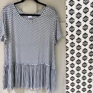 Agnes & Dora Relaxed Ruffle tee, worn twice